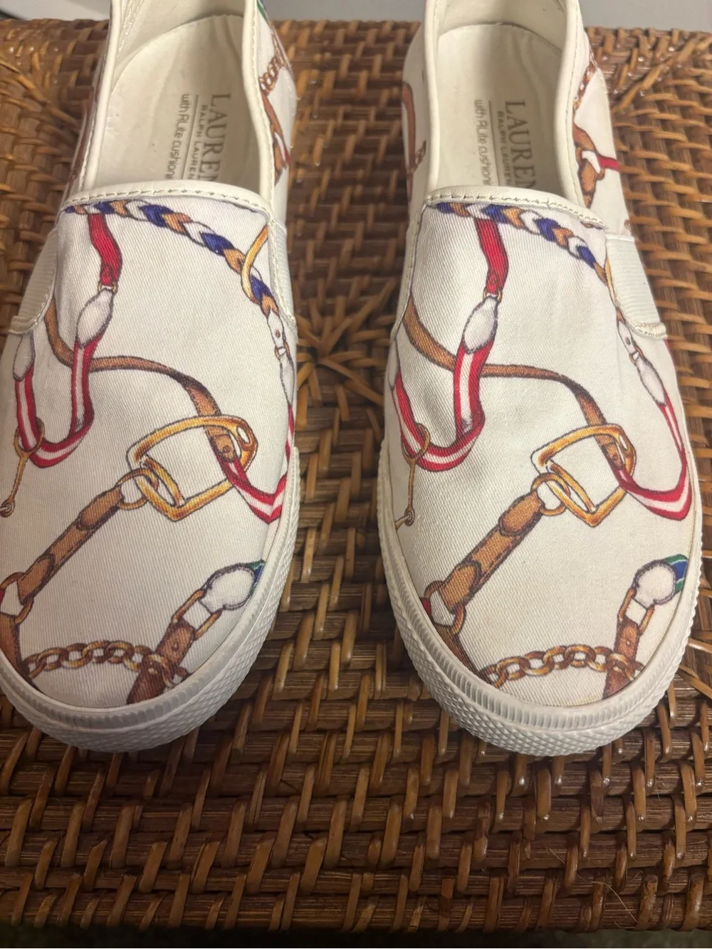 LAUREN Ralph Lauren Jiny White Slip-On Sneakers with Equine Chain Print, size 8 - Picture 5 of 8